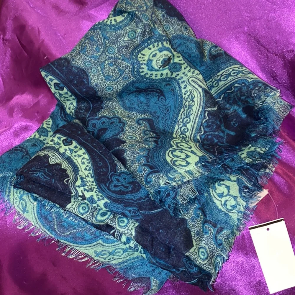 Scarf NWT - Picture 1 of 5